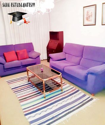 Foto 2 de Pis en lloguer a Barrio de Uribarri de 3 habitacions amb terrassa i mobles