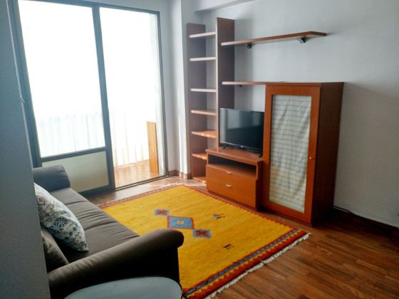 Foto 2 de Alquiler de piso en Ibarrekolanda de 3 habitaciones con terraza y muebles