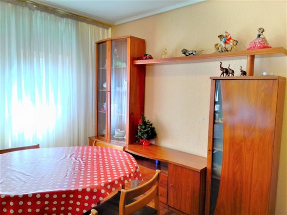 Foto 2 de Pis en lloguer a Ametzola de 4 habitacions amb terrassa i mobles