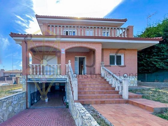Foto 1 de Xalet en venda a Torrejón del Rey de 4 habitacions amb terrassa i garatge