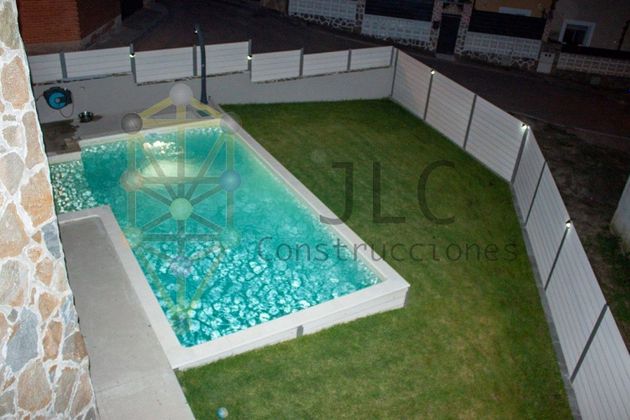 Foto 1 de Xalet en venda a Ribatejada de 3 habitacions amb terrassa i piscina