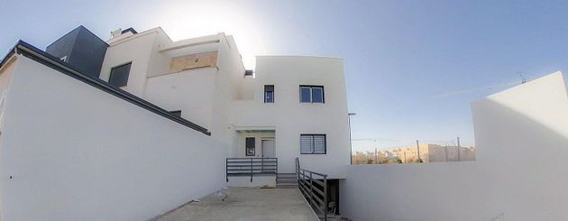 Foto 1 de Casa adossada en venda a Valdepiélagos de 3 habitacions amb garatge i calefacció