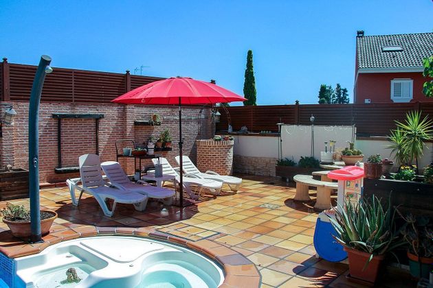 Foto 2 de Casa en venda a Cobeña de 5 habitacions amb terrassa i piscina