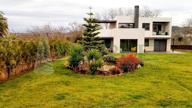 Foto 1 de Xalet en venda a Cabueñes de 3 habitacions amb terrassa i jardí
