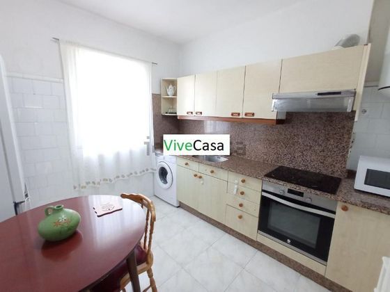 Foto 2 de Piso en alquiler en Praza de España de 3 habitaciones y 85 m²