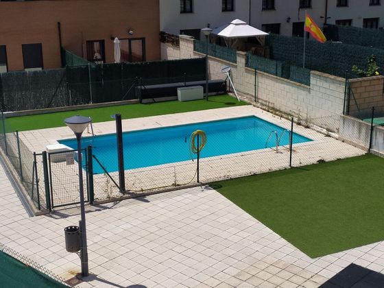 Foto 2 de Pis en venda a Alfoz de Quintanadueñas de 2 habitacions amb piscina i garatge