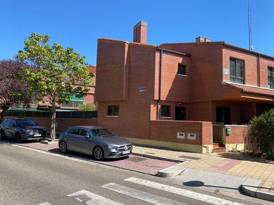 Foto 1 de Casa en venda a Covaresa - Parque Alameda de 5 habitacions amb terrassa i garatge