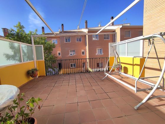 Foto 2 de Casa adossada en venda a Cigales de 4 habitacions amb terrassa i jardí