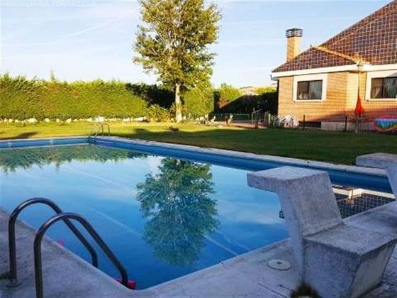 Foto 1 de Xalet en venda a Simancas de 8 habitacions amb terrassa i piscina