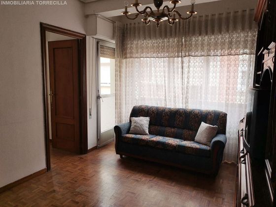 Foto 2 de Piso en venta en Circular - Vadillos de 4 habitaciones con terraza y calefacción