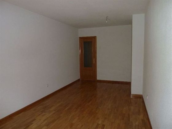 Foto 2 de Piso en alquiler en Centro - Valladolid de 2 habitaciones con garaje y calefacción