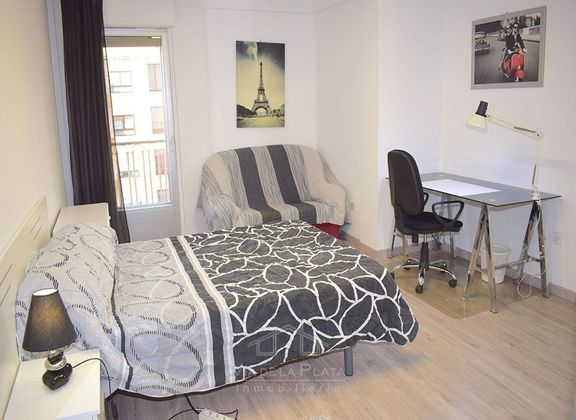 Foto 2 de Pis en venda a avenida De Portugal de 4 habitacions amb balcó i calefacció