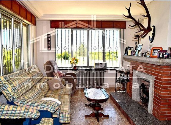 Foto 2 de Casa en venda a Cabrerizos de 6 habitacions amb terrassa i piscina