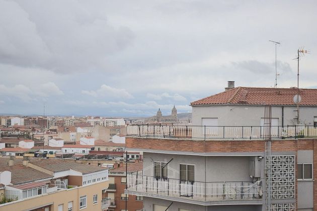 Foto 2 de Àtic en venda a avenida Alfonso IX de León de 4 habitacions amb terrassa i balcó