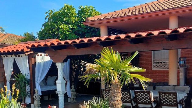 Foto 1 de Xalet en venda a Galápagos de 4 habitacions amb terrassa i piscina