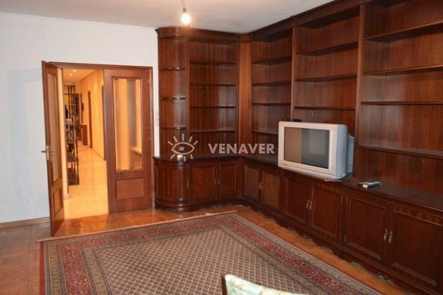 Foto 2 de Pis en venda a Centro - Ourense de 6 habitacions amb terrassa i garatge