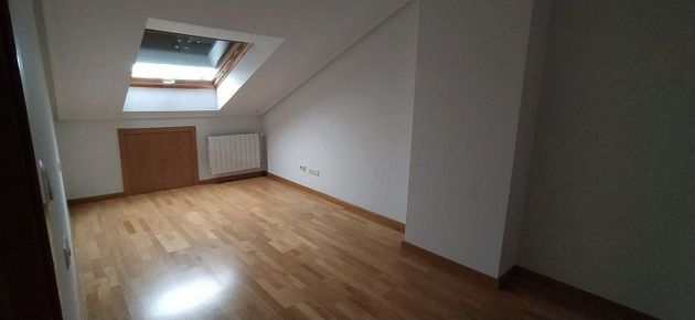 Foto 1 de Dúplex en venda a Couto de 3 habitacions amb terrassa i calefacció