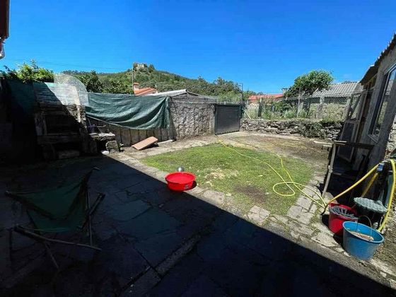 Foto 2 de Casa adossada en venda a Mondariz de 3 habitacions amb piscina i jardí