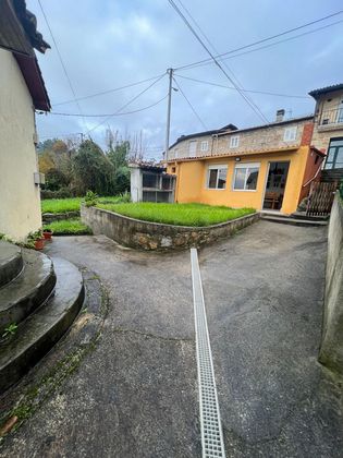 Foto 1 de Venta de casa rural en A Ponte de 4 habitaciones con jardín