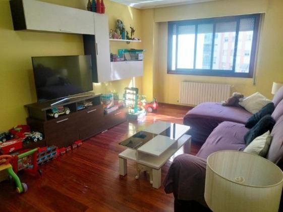 Foto 1 de Piso en venta en Casco Viejo de 3 habitaciones con terraza y calefacción
