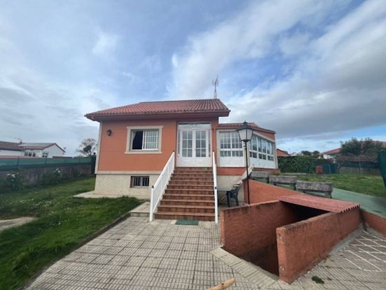 Foto 1 de Casa en venda a Bergondo de 4 habitacions amb terrassa i garatge