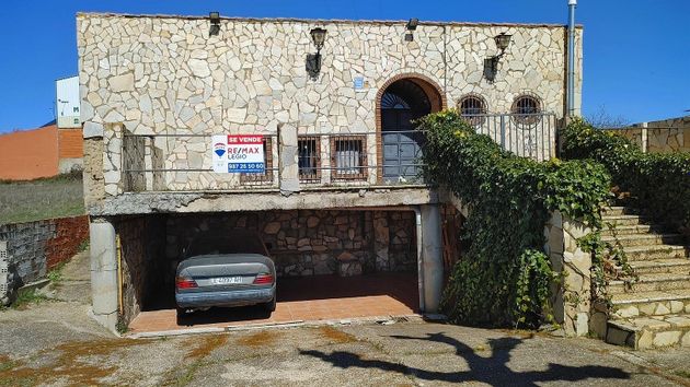 Foto 1 de Local en venda a Valverde de la Virgen amb terrassa i aire acondicionat