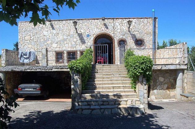 Foto 2 de Local en venda a Valverde de la Virgen amb terrassa i aire acondicionat