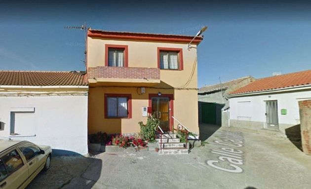Foto 2 de Casa en venda a Manganeses de la Polvorosa de 5 habitacions amb terrassa i calefacció