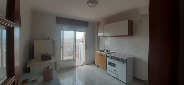Foto 2 de Pis en venda a calle Ancho de 4 habitacions amb terrassa