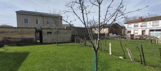 Foto 1 de Casa rural en venda a Boñar de 6 habitacions amb jardí i calefacció