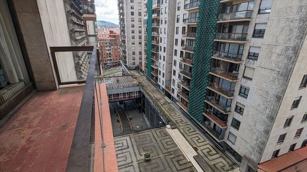 Foto 2 de Venta de piso en Iralabarri de 4 habitaciones con terraza y garaje