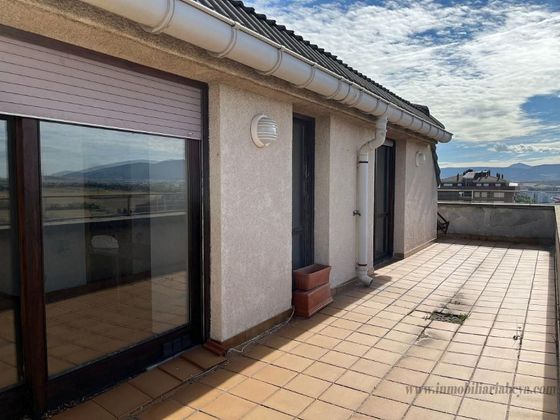 Foto 2 de Venta de ático en Azpilagaña de 3 habitaciones con terraza y garaje