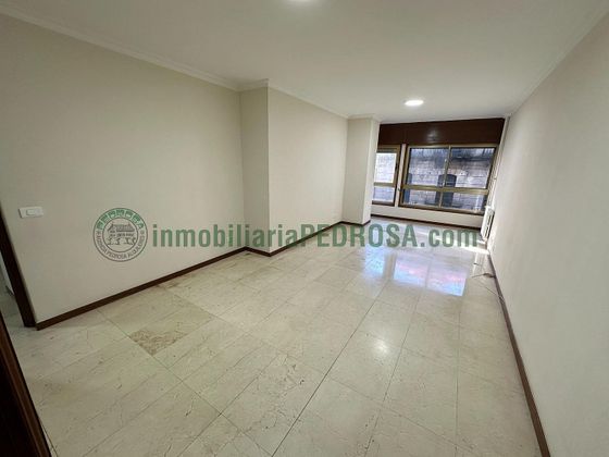 Foto 1 de Venta de piso en Zona de Plaza de Barcelos de 4 habitaciones con terraza y garaje