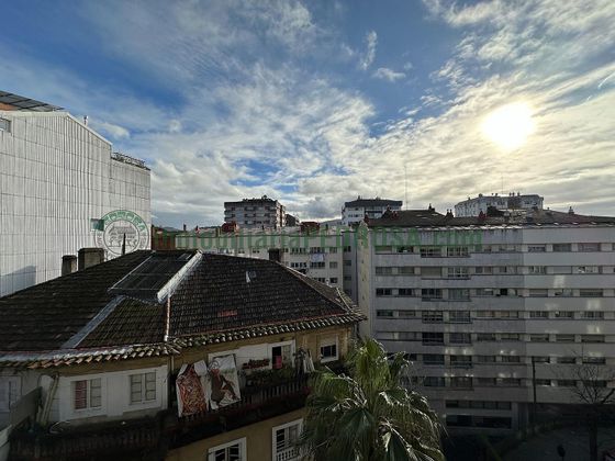 Foto 1 de Venta de piso en Zona de Plaza de Barcelos de 3 habitaciones con terraza y balcón