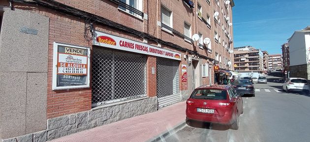 Foto 1 de Local en alquiler en calle Tejedores de 800 m²