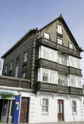 Foto 2 de Piso en venta en calle A Capela de 4 habitaciones con terraza y balcón