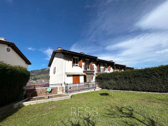 Foto 2 de Casa en venda a Ordizia de 3 habitacions amb terrassa i garatge