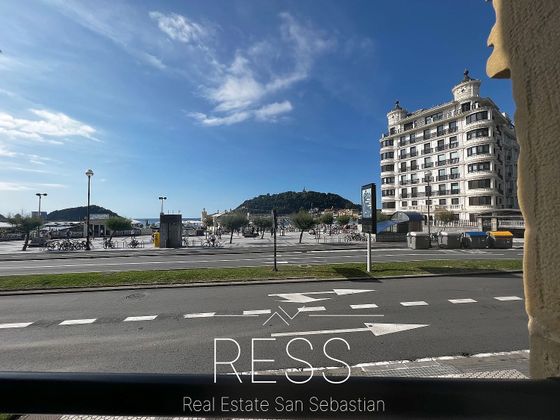 Foto 2 de Pis en venda a Centro - San Sebastián-Donostia de 4 habitacions amb terrassa i jardí