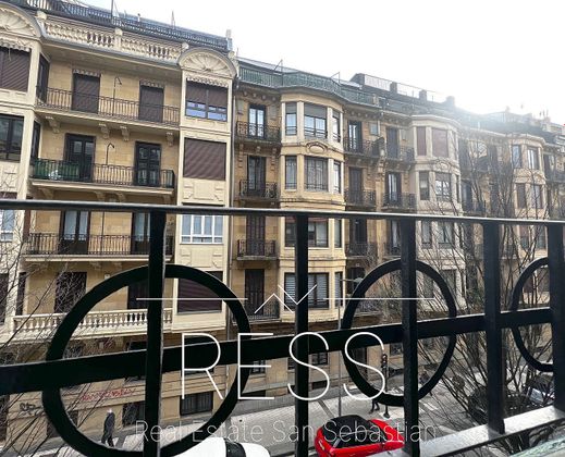 Foto 2 de Pis en venda a calle Prim de 3 habitacions amb balcó i calefacció
