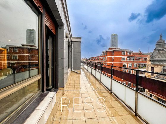 Foto 1 de Pis en venda a calle Iparraguirre de 3 habitacions amb terrassa i balcó