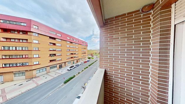 Foto 1 de Pis en venda a Miranda de Ebro de 2 habitacions amb terrassa i garatge