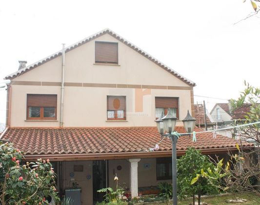 Foto 1 de Xalet en venda a Moaña de 4 habitacions amb jardí i balcó