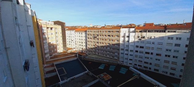 Foto 2 de Piso en venta en plaza De Vigo de 3 habitaciones con terraza y ascensor