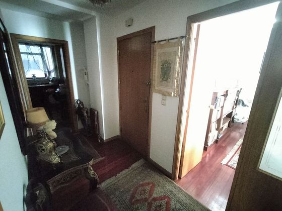 Foto 2 de Piso en venta en Ensanche - Sar de 4 habitaciones con garaje y calefacción