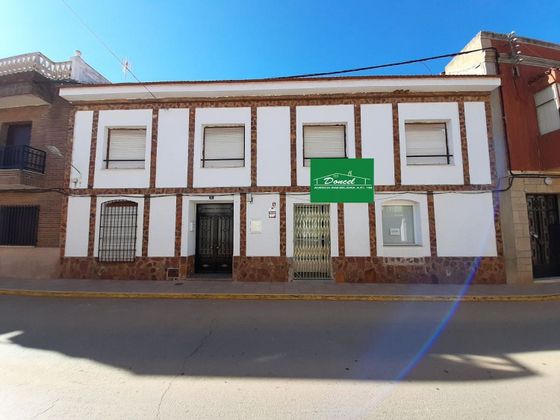 Foto 1 de Casa en venda a Fernan caballero de 7 habitacions amb terrassa i garatge
