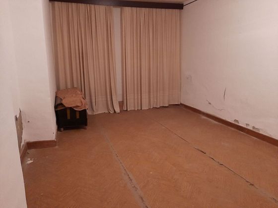 Foto 2 de Casa en venda a Almagro de 6 habitacions amb balcó
