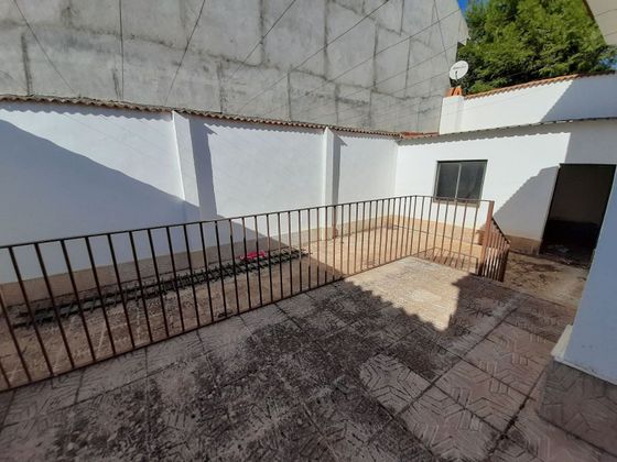 Foto 2 de Casa adossada en venda a Almagro de 3 habitacions amb garatge i calefacció