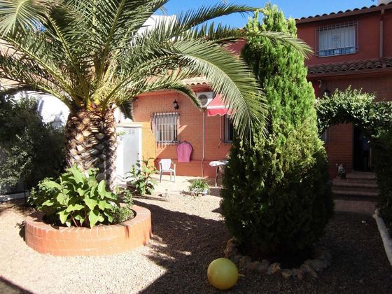Foto 1 de Venta de casa en Villarrubia de los Ojos de 4 habitaciones con garaje y aire acondicionado