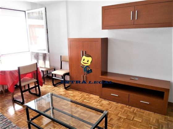 Foto 1 de Alquiler de piso en Delicias - San Isidro de 5 habitaciones con muebles y balcón