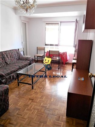 Foto 2 de Pis en lloguer a Delicias - San Isidro de 5 habitacions amb mobles i balcó
